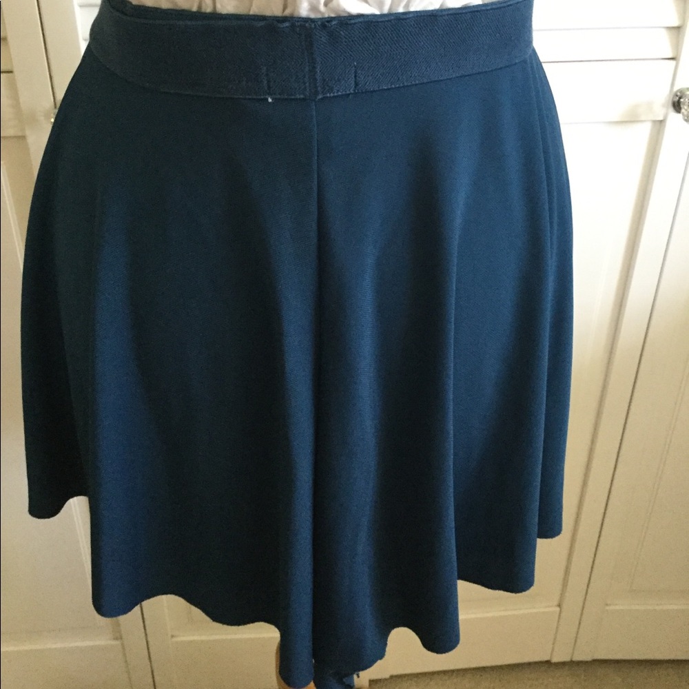 H&M Navy Blue Shorts - Picture 4 of 7